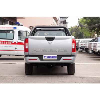 Great Wall Motors 5-Seater Pickup Truck with Four-Wheel Drive and LED Daytime Light