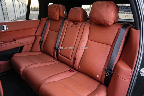Light Interior Color and Automatic Air Conditioner within LiXiang L7