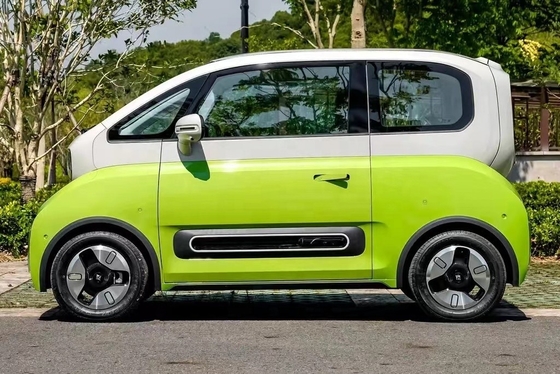 Touch Screen Wuling Baojun Four Door Five Seat Energy Vehicle with 4 Forward Shift